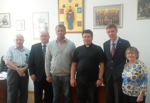 Конгрес Українців Канади допомагатиме українським військовослужбовцям та капеланам